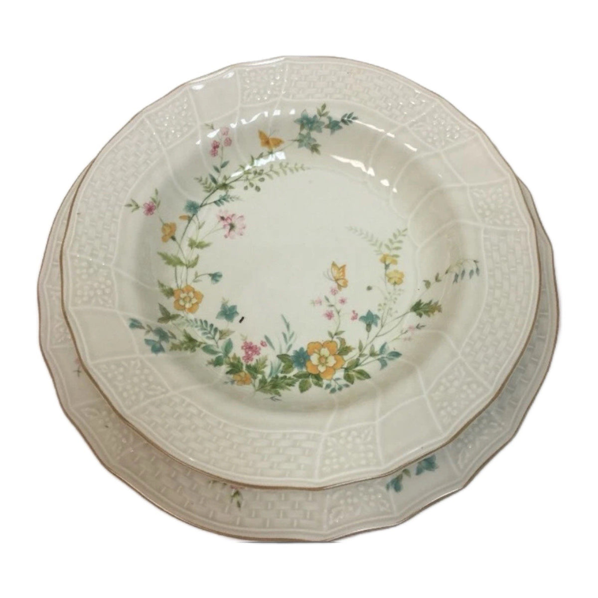Mikasa Greensboro Ivory D1053 15-Pc Dinnerware Set – 3 Place Settings