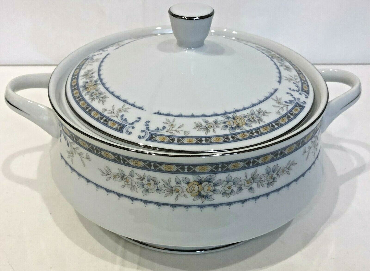 The Sakurai GARDEN Japan Fine Porcelain China Designer Collection Dinnerware